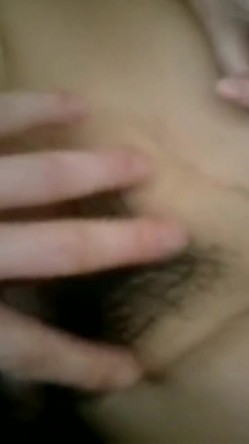 良家少妇，约出来玩耍，明明身体很渴望要，但就是能忍，闭着眼睛，想让我强奸你是吧！ 截图3