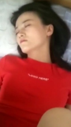 良家少妇，约出来玩耍，明明身体很渴望要，但就是能忍，闭着眼睛，想让我强奸你是吧！ 截图8