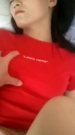 良家少妇，约出来玩耍，明明身体很渴望要，但就是能忍，闭着眼睛，想让我强奸你是吧！ 截图9