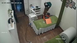 新流出 ️【破解摄像头】 ️美容院高质量少妇小姐姐全身刮毛 截图11