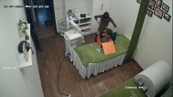 新流出 ️【破解摄像头】 ️美容院高质量少妇小姐姐全身刮毛 截图13