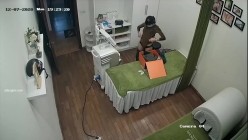 新流出 ️【破解摄像头】 ️美容院高质量少妇小姐姐全身刮毛 截图15