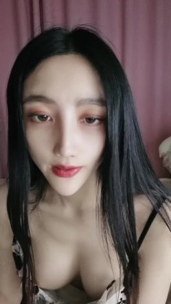 长发高颜值妹子，脱光光傲人身材，热舞搔首弄姿张开腿白虎干净穴撅起屁股 截图13