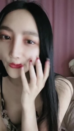 长发高颜值妹子，脱光光傲人身材，热舞搔首弄姿张开腿白虎干净穴撅起屁股 截图14