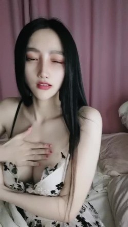 长发高颜值妹子，脱光光傲人身材，热舞搔首弄姿张开腿白虎干净穴撅起屁股 截图15