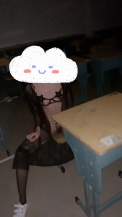 你的女神有钱人的母狗！美院模特级别身材拜金高颜气质美女被大屌富二代 截图12