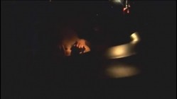 《典藏绝版分享》户外露出界鼻祖！曾火遍全网的美臀反差人妻【人间精灵】景区人前放肆露出 野战车震 截图10