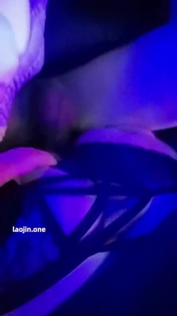 推特良家交换，【美娇妻爱吃肉-zjhzgg】，KTV终极版闺蜜就是一起疯一起闹一起玩男人玩的男人落荒而逃 截图14