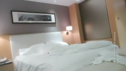 探花朗李寻欢_深夜网约苗条身材御姐，撕开黑丝镜头前舔B，女上位听话抬屁股自己动 截图1