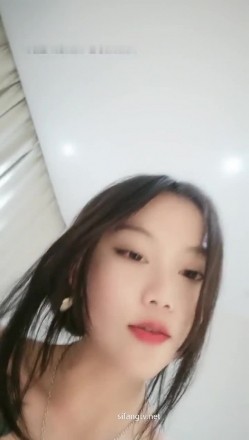【清纯大一学生】超极品新人18岁学妹下海首秀可爱到爆,后入撞击蜜桃臀，舒服到尖叫！ 截图9