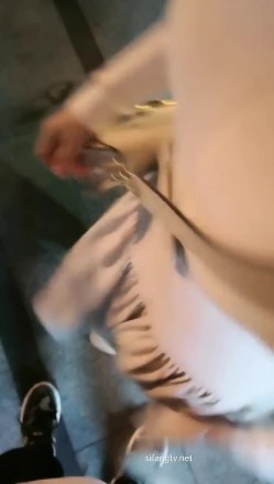 【清纯大一学生】超极品新人18岁学妹下海首秀可爱到爆,后入撞击蜜桃臀，舒服到尖叫！ 截图16