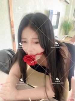 《顶级 重磅 极品反差》露脸才是王道！推特23岁深圳母狗【小梨涡】私拍 饭店抠逼商场露出啪啪调教公子哥的泄欲工具 截图14