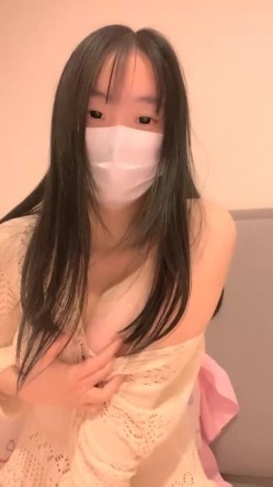 【菠萝果酱】大奶学妹~!揉胸诱惑~掰穴特写~道具自慰~粉~清纯，一线天，肥美鲍鱼 截图10