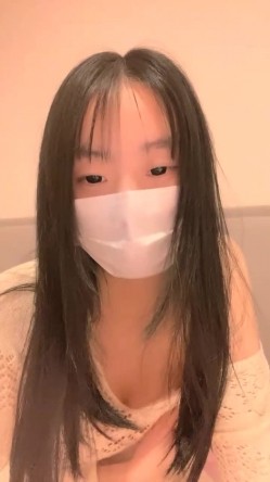 【菠萝果酱】大奶学妹~!揉胸诱惑~掰穴特写~道具自慰~粉~清纯，一线天，肥美鲍鱼 截图13
