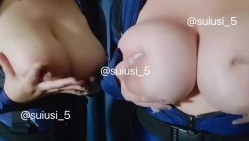波霸女神【老公不在家】喷血付费福利，闺蜜百合激情啪啪道具紫薇，阴道连续下弹珠 截图10