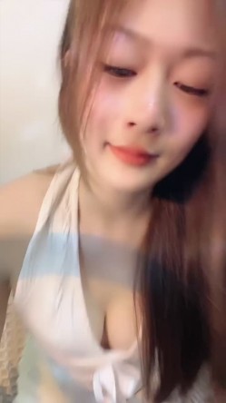 顶级女神！卧槽！好漂亮~【小姨子】，极品御姐，性张力拉满，美乳粉穴，跳蛋玩出喷水 截图1