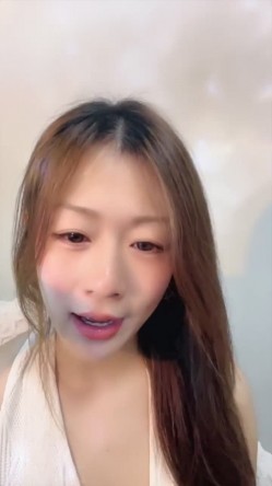 顶级女神！卧槽！好漂亮~【小姨子】，极品御姐，性张力拉满，美乳粉穴，跳蛋玩出喷水 截图2