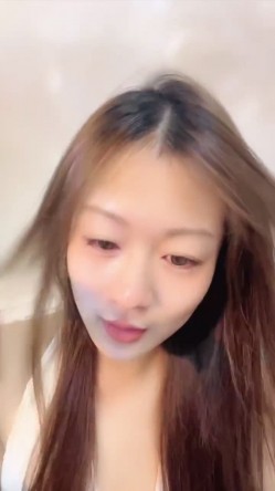 顶级女神！卧槽！好漂亮~【小姨子】，极品御姐，性张力拉满，美乳粉穴，跳蛋玩出喷水 截图6