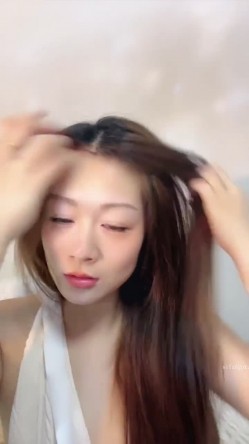 顶级女神！卧槽！好漂亮~【小姨子】，极品御姐，性张力拉满，美乳粉穴，跳蛋玩出喷水 截图11