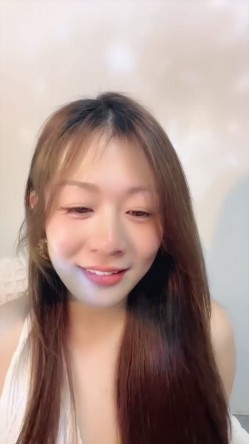 顶级女神！卧槽！好漂亮~【小姨子】，极品御姐，性张力拉满，美乳粉穴，跳蛋玩出喷水 截图12