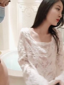 高颜值S级身材反差拜金网红美女空姐冰儿兼职模特被有钱老板包养自拍各种不雅视频 截图1