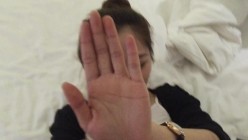 《换妻俱乐部泄密流出》绿帽老公带着老婆和其他男人玩3P,4P 完美露脸 截图9