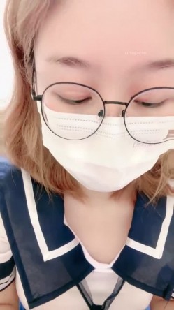 今年顶级女神！【泡泡泡00年】超高收费房，姨妈巾，都是血，都是血~颜值还不错，推荐 截图7