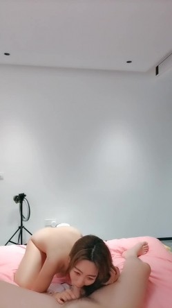 极品车模炮机高挑魔鬼身材，干净白虎鲍鱼，喜欢舔逼，多高难度姿势射在肚子上洗澡打扫战场 截图8