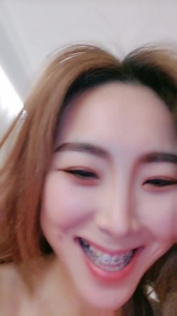 极品车模炮机高挑魔鬼身材，干净白虎鲍鱼，喜欢舔逼，多高难度姿势射在肚子上洗澡打扫战场 截图11