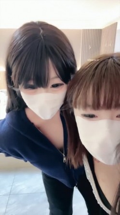 【闺蜜至上】4姐妹团播，裸舞诱惑，一次看够4个逼，大尺度掰穴展示，详细讲解阴部特征 截图4