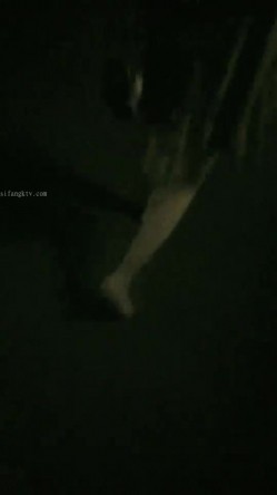【Avove】，野战爱好者，带着炮友各地留精，最爱无毛肥逼包臀裙肉丝 截图2