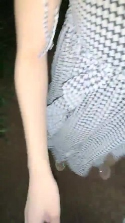 【Avove】，野战爱好者，带着炮友各地留精，最爱无毛肥逼包臀裙肉丝 截图10