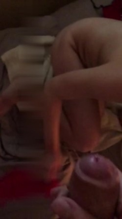 城中村成熟阿姨 ·吃大肉棒，射她满满的一胸精液！ 截图5
