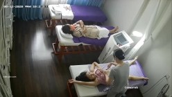 新流出 ️【破解摄像头】 ️美容院高质量少妇小姐姐全身刮毛 截图1