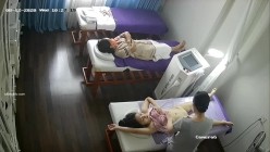 新流出 ️【破解摄像头】 ️美容院高质量少妇小姐姐全身刮毛 截图2