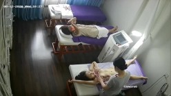 新流出 ️【破解摄像头】 ️美容院高质量少妇小姐姐全身刮毛 截图7