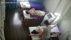 新流出 ️【破解摄像头】 ️美容院高质量少妇小姐姐全身刮毛 截图10