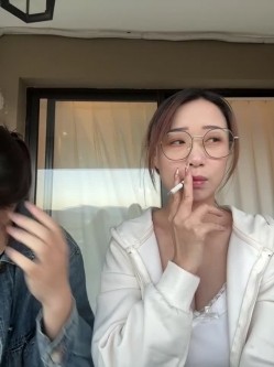 ️清纯主播【202509yoyo】表姐带着表妹下海直播、在线教口活、练习做爱姿势 截图2
