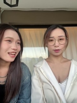 ️清纯主播【202509yoyo】表姐带着表妹下海直播、在线教口活、练习做爱姿势 截图8