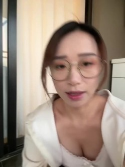 ️清纯主播【202509yoyo】表姐带着表妹下海直播、在线教口活、练习做爱姿势 截图10