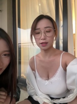 ️清纯主播【202509yoyo】表姐带着表妹下海直播、在线教口活、练习做爱姿势 截图15