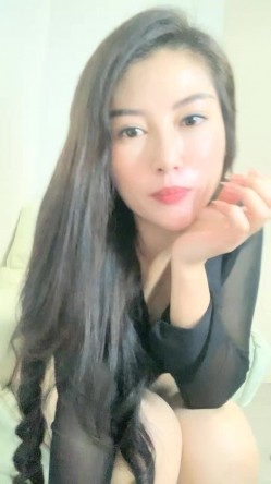 气质尤物车模小姐姐！下海激情收费房！性感美腿丁字裤，脱衣舞诱惑，张开双腿揉搓淫荡，表情很享受 截图1