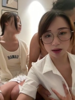 ️清纯主播【202509yoyo】表姐带着表妹下海直播、在线教口活、练习做爱姿势 截图4