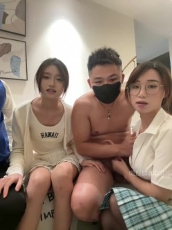 ️清纯主播【202509yoyo】表姐带着表妹下海直播、在线教口活、练习做爱姿势 截图8