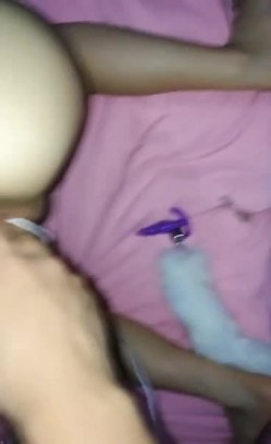 萝莉萌妹子双人秀来大姨妈第二部 屁股上写字肛塞插入翘着屁股玩弄 截图9