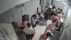 舞蹈班《监控破解》偷拍多位美女学员后台换衣服 截图3