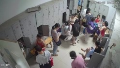 舞蹈班《监控破解》偷拍多位美女学员后台换衣服 截图15