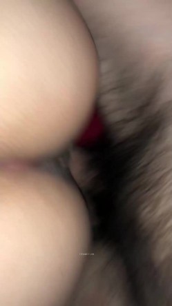 【绿帽狂 ️淫荡妻】细腰肥臀淫妻『短裙无内』极品丰臀淫妻被单男后入猛烈撞击抽插 直顶花心 完结篇 截图15