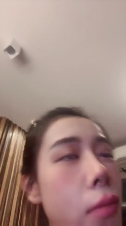 尤物推荐【美人儿】逆天女神 颜值身材吊打网红明星 美到窒息 绿播下海 全裸下厨 跳蛋自慰爽 截图12