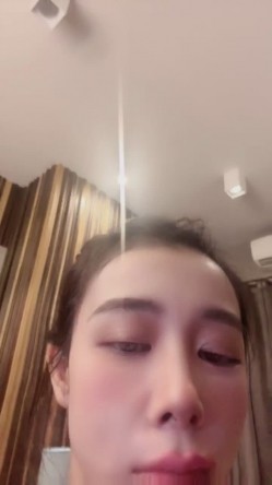 尤物推荐【美人儿】逆天女神 颜值身材吊打网红明星 美到窒息 绿播下海 全裸下厨 跳蛋自慰爽 截图14